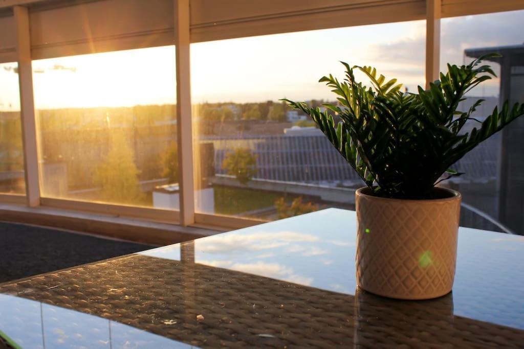 Modern Apartment With Sauna, Near Transit Hub/Dixi ヴァンター エクステリア 写真