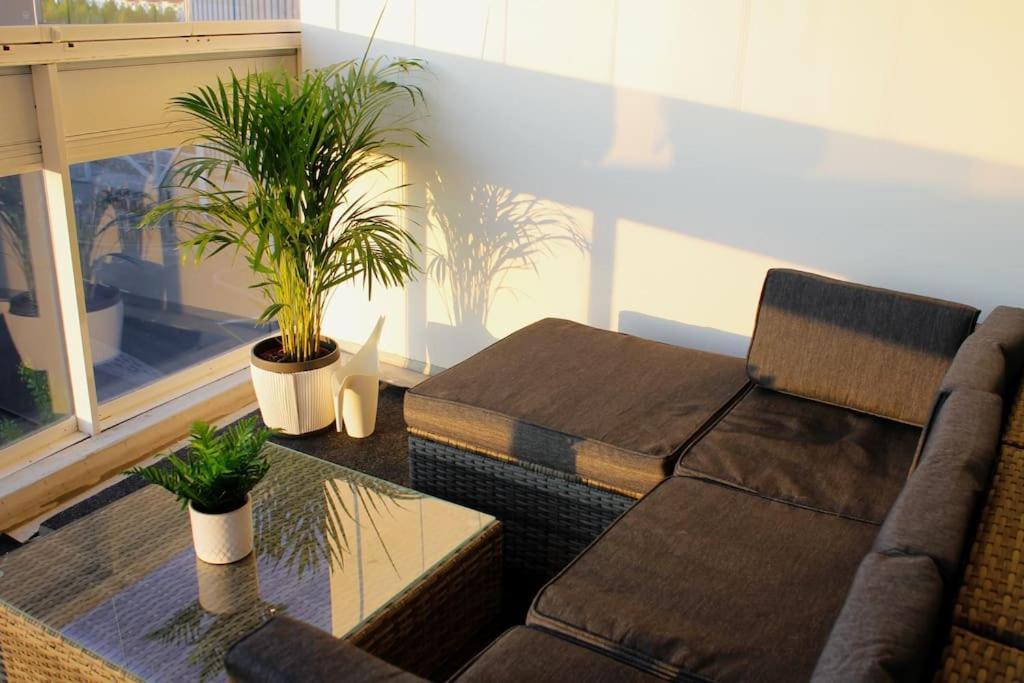 Modern Apartment With Sauna, Near Transit Hub/Dixi ヴァンター エクステリア 写真